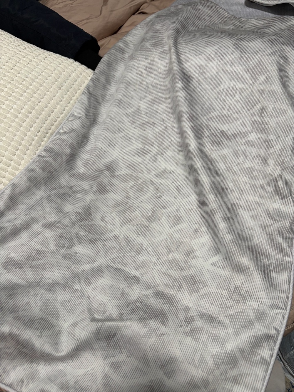 Textured Light Gray/Blue Duvet Cover – Soft Neutral Bedding